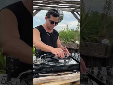 Only Vinyl by Ephimera’s brain director! Check the full video #housemusic #onlyvinyl