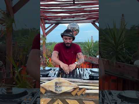 Quien más sonríe cuando la música toca el alma? #melodictechno #tulum #progressivehouse