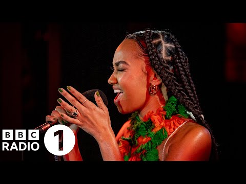 Leigh-Anne – Paint The Town Red (Doja Cat cover)