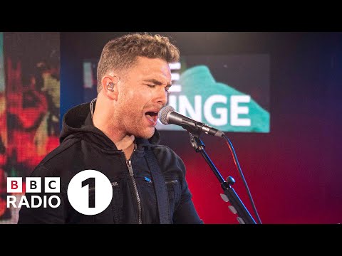 Royal Blood – Shiner In The Dark in the Live Lounge