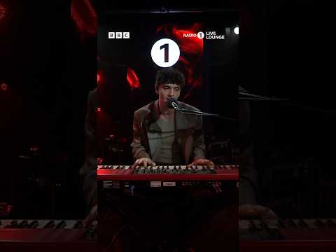 LOVE this cover 🫶 #lauv #lauvsongs #mileycyrus #usedtobeyoung #livelounge