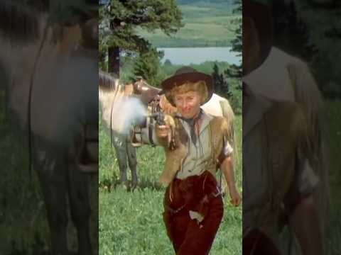 She doesn’t mess around 👑 Cattle Queen of Montana  #shorts #barbarastanwyck