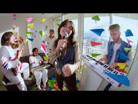Oden & Fatzo & THEOS – Fly Away feat. Noa Milee (Official Music Video)