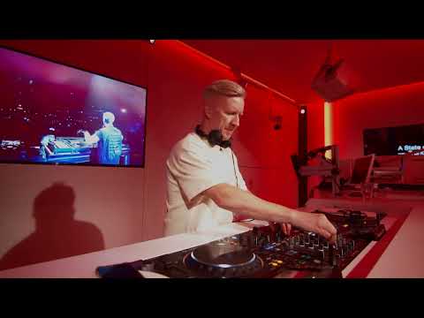 David Forbes live at the A State of Trance Studio – A State of Trance Artist Highlight