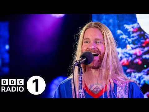 Sam Ryder – You’re Christmas To Me in the Live Lounge
