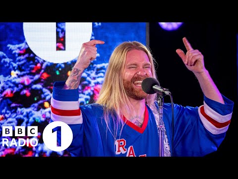 Sam Ryder – Christmas Medley in the Live Lounge