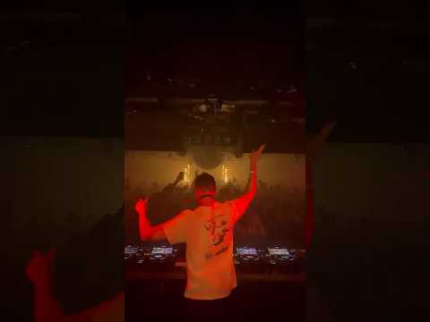 @Enamour’s ‘Crystallized’ lighting up the dancefloor ⚡️ #Anjunadeep #Shorts