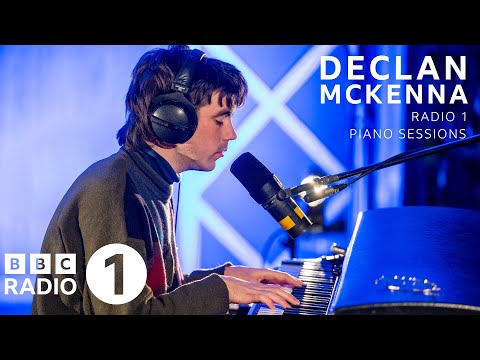 Declan McKenna – Slipping Through My Fingers (ABBA cover) – Radio 1 Piano Sessions