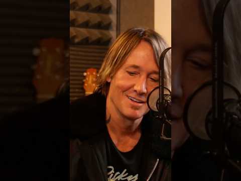 Well, that was AWKWARD 🫣 #keithurban