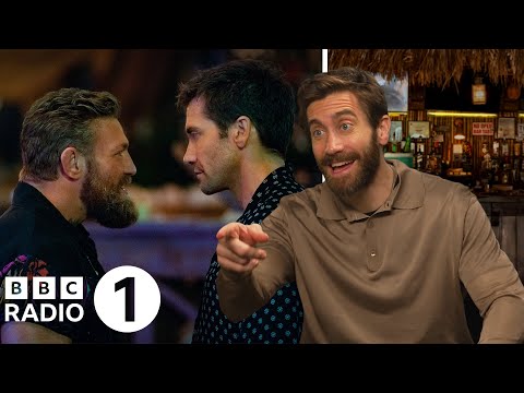 “What is going on!?” 😆 Jake Gyllenhaal on his big Road House fight with Conor McGregor