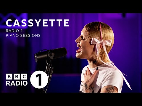 Cassyette – ‘Say Yes To Heaven’ (Radio 1 Piano Session)