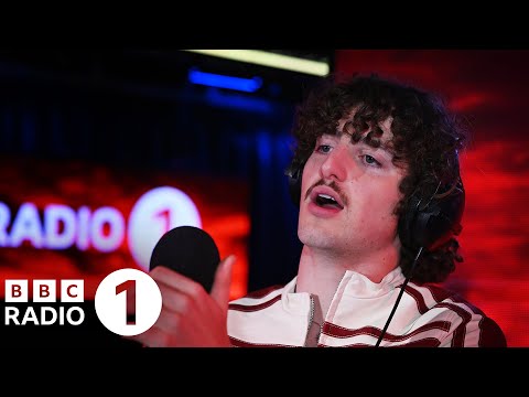 Benson Boone – Beautiful Things in the Live Lounge