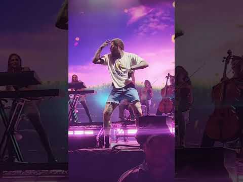 Posty got them moves 🕺
