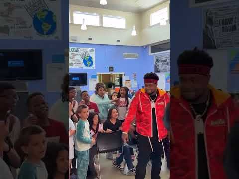 BossMan Dlow had the kids rapping for him 😂