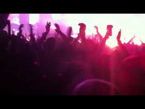 Above and beyond play the next genix single 'sun city'