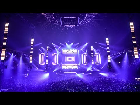 Above & Beyond play 'Genix – Death Valley' (Live at Transmission Prague 2018) [4K]