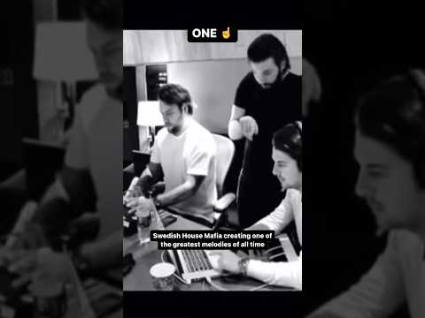 Swedish House Mafia creating one of their greatest melodies ⚫️⚫️⚫️