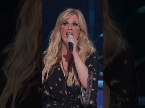 Sing it, @TrishaYearwood ! 🙌 #opry #trishayearwood #nashville #grandoleopry
