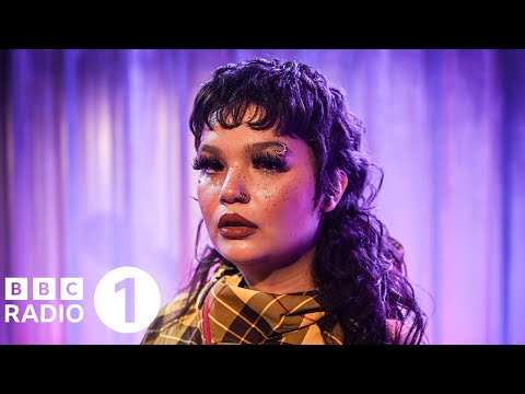 Lola Young – Conceited at Maida Vale Studios