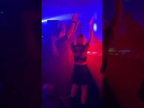 I played a warehouse rave w/ Genix in LA & this is how it went