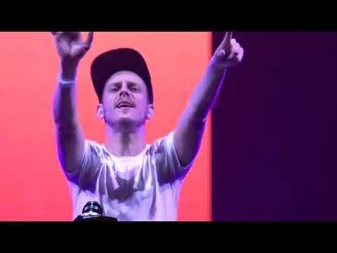 ilan Bluestone feat  Giuseppe De Luca   Let Me Know Live at ASOT850 #Anjunabeast #ASOT850