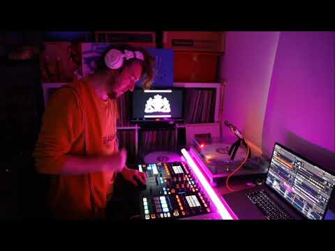 Kyau & Albert – Shimmer vs Genix – Rave Daze (Live Mash Up Using Traktor S8)