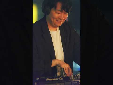 Shingo Nakamura & Nina Carr – “Underneath” Live from Tokyo