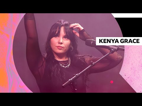 Kenya Grace – Strangers  (Radio 1’s Big Weekend 2024)