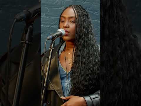 April Morgan with a stripped-back take on ‘Fall For You’ 😍