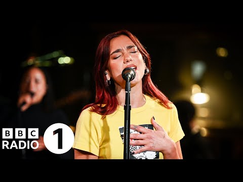 Dua Lipa – Sunshine in the Radio 1 Live Lounge