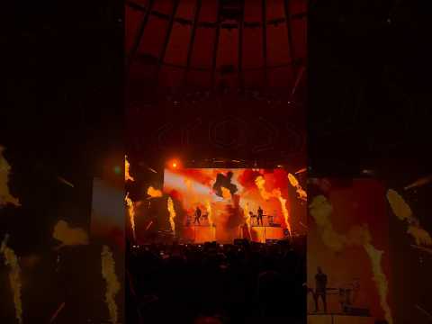 The Odesza live intro 🔥
