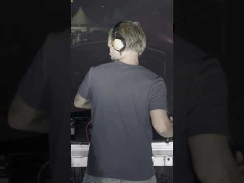 Footage from Avicii’s final show in Sweden in August of 2016 was just released ◢ ◤