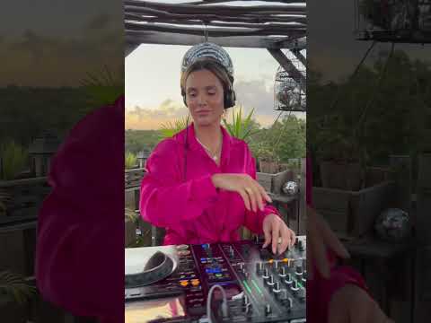 Funky house beats and the jungle sunset #paradise #ephimeratulum #dj #tulumvibes