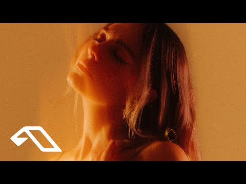 Nicky Elisabeth – The Lights