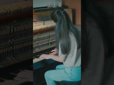 The delicate new track ‘Flying The Moment’ by Omfeel 🎹 #Anjunadeep #Shorts