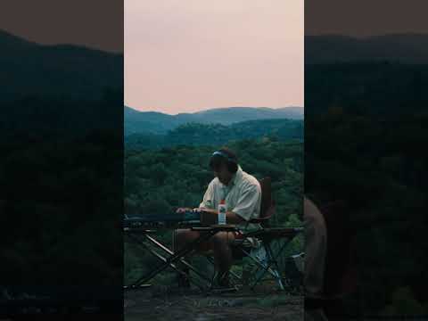 CRi soundtracking the summit with his latest ‘Hold You EP’, out now on Anjunadeep ⛰️