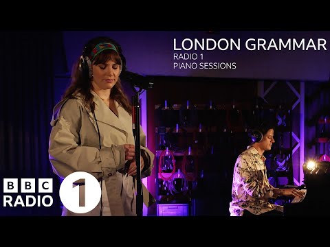 London Grammar – ‘Into Gold’ (Radio 1’s Piano Session)