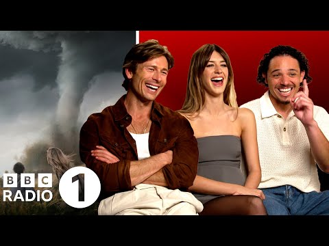 “It’s very spooky!” Glen Powell, Daisy Edgar-Jones and Anthony Ramos talk Twisters and film clichés