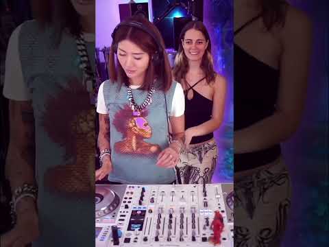 Friendship goals with @HANAtruly, @Qrion and @NickyElisabethMusic ✨ #Anjunadeep #shorts