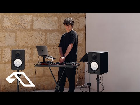 Keanler – Lost Home / Solitude (Live Performance)