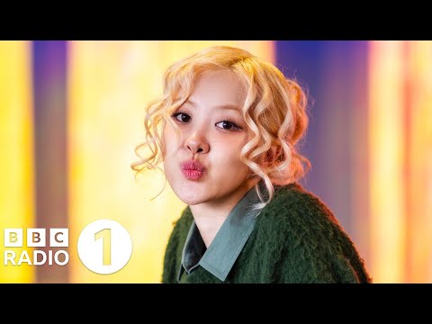 ROSÉ – Last Christmas (Wham! Cover) in the Radio 1 Live Lounge