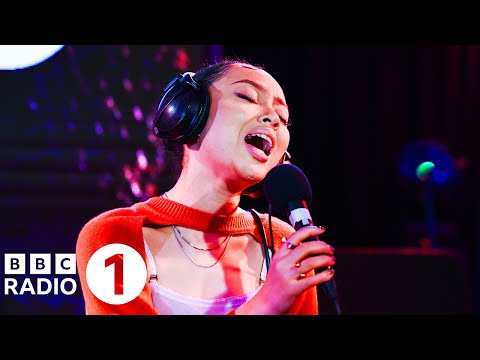 Griff – last night’s mascara in the Radio 1 Live Lounge