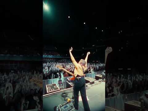 Last week of tour. It’s been a dream to play for you all.💜 🎥: Amber Paredes