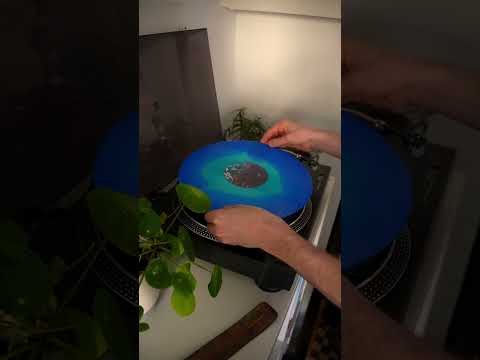 Unboxing Sleepy Fish’s long-awaited Trilogy repress 🐟💙 limited drop out now!