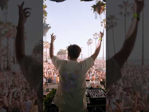 The unmistakable energy of a @iamromaingarcia set 🕺 #Anjunadeep #shorts