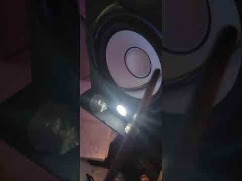 copper conducter + humberscale = vibration
