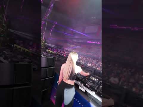 Turning a ‘00s classic into a modern trance anthem? Who else but @AmyWiles ❤️ #electronicmusic