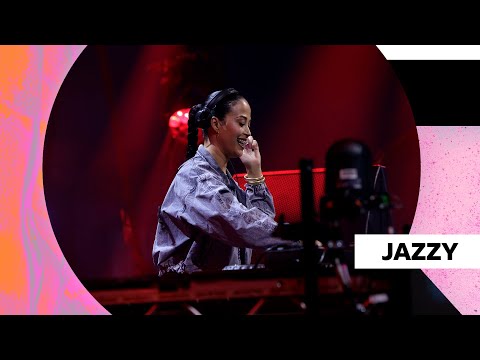 Jazzy – No Bad Vibes (Radio 1’s Big Weekend 2025)