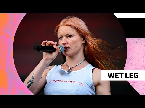 Wet Leg – Chaise Longue (Radio 1’s Big Weekend 2025)