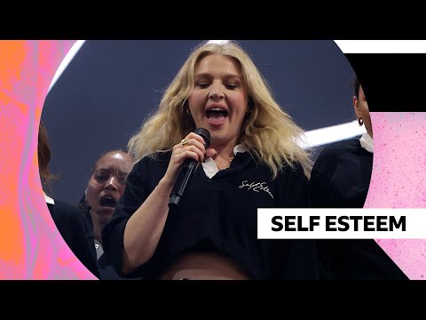 Self Esteem – Cheers To Me (Radio 1’s Big Weekend 2025)